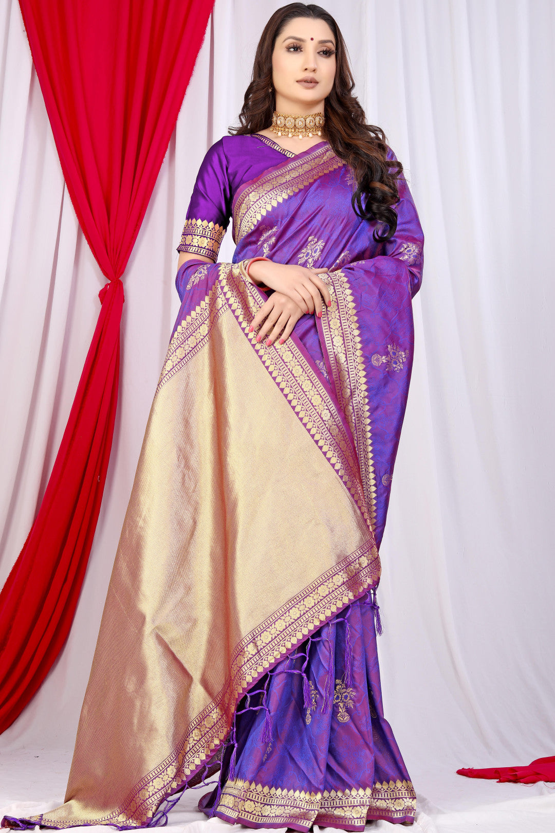 Parveen Purple Banarasi Silk Saree Zari Weaved