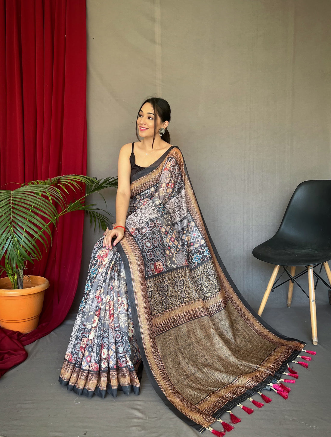 Kashmiri Digital Print Multicolor Saree