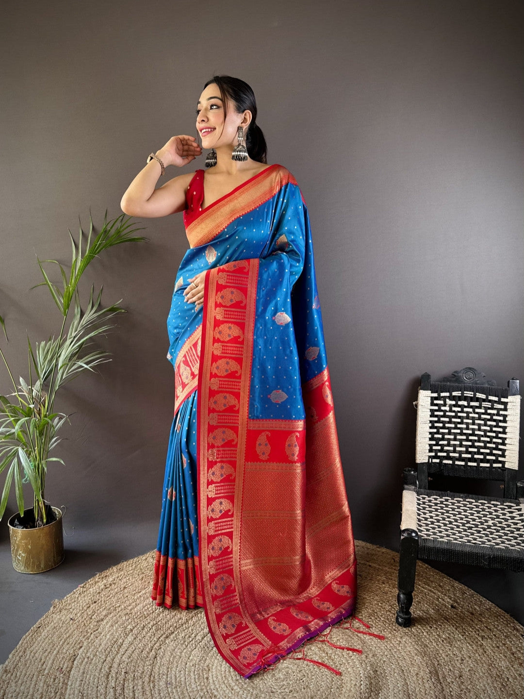 Blue Banarasi Silk Saree With Zari