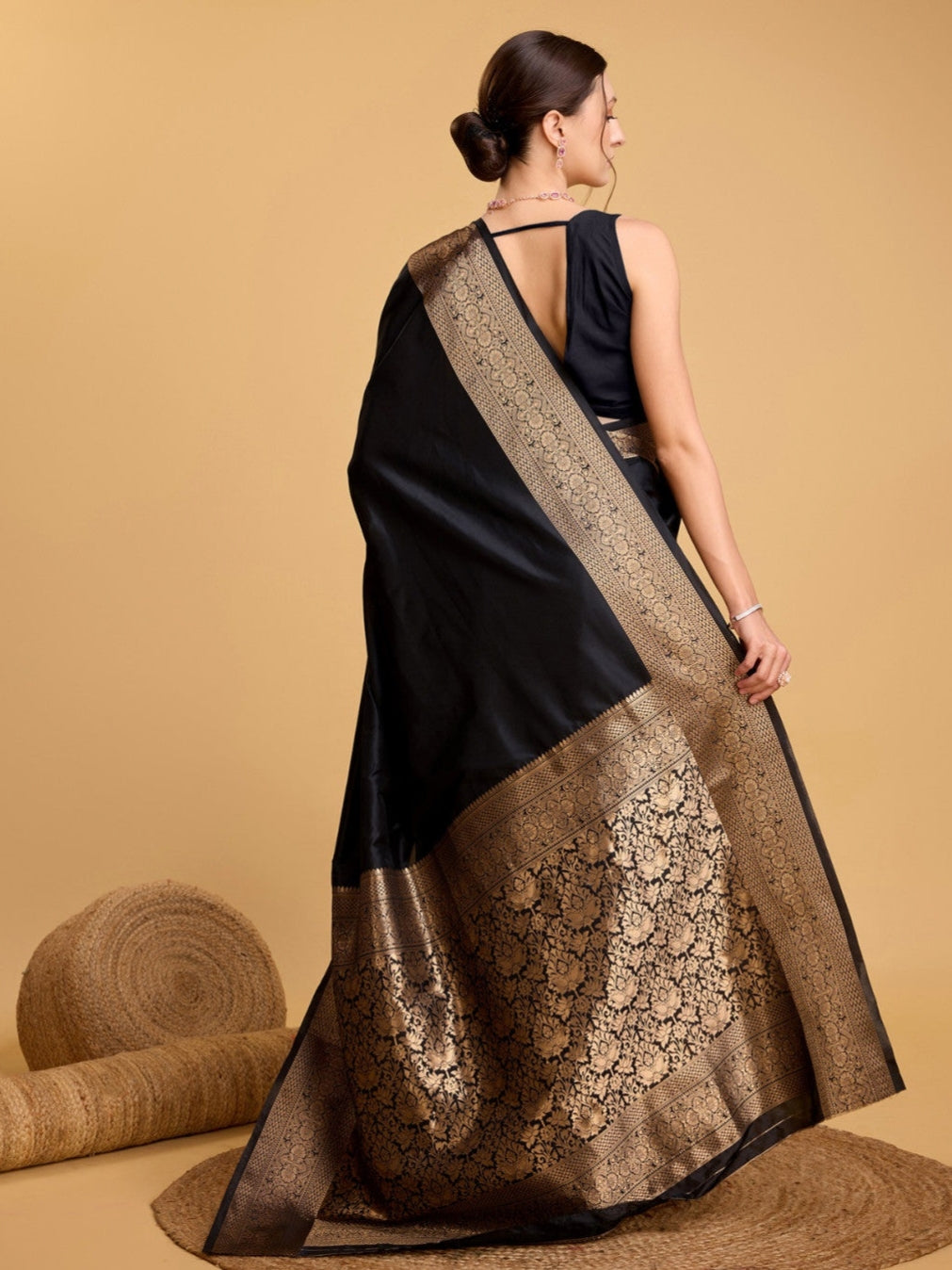 Black Kanjivaram Silk Zari Weaved Saree